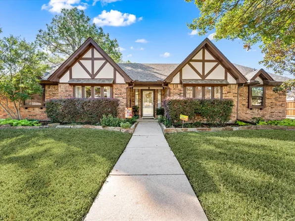 129 E Louella Dr, Hurst, TX 76054