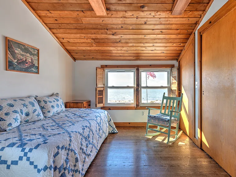 21 E Beach Dr — Photo 18