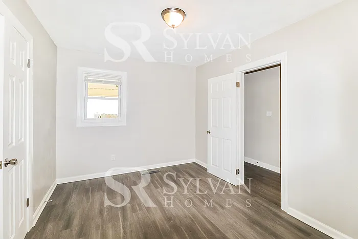 521 Weaver Cir — Photo 8
