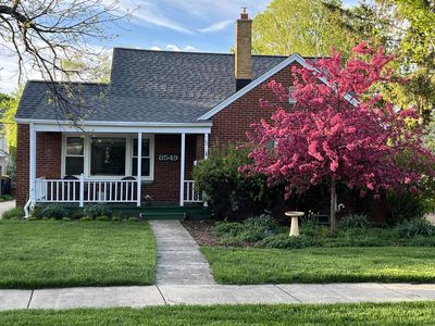8549 Glencoe CIRCLE, Wauwatosa, WI, 53226