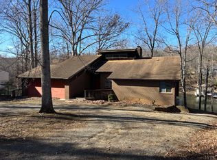 689 Oldfield Rd, Moneta, VA 24121