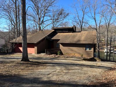 689 Oldfield Rd, Moneta, VA, 24121