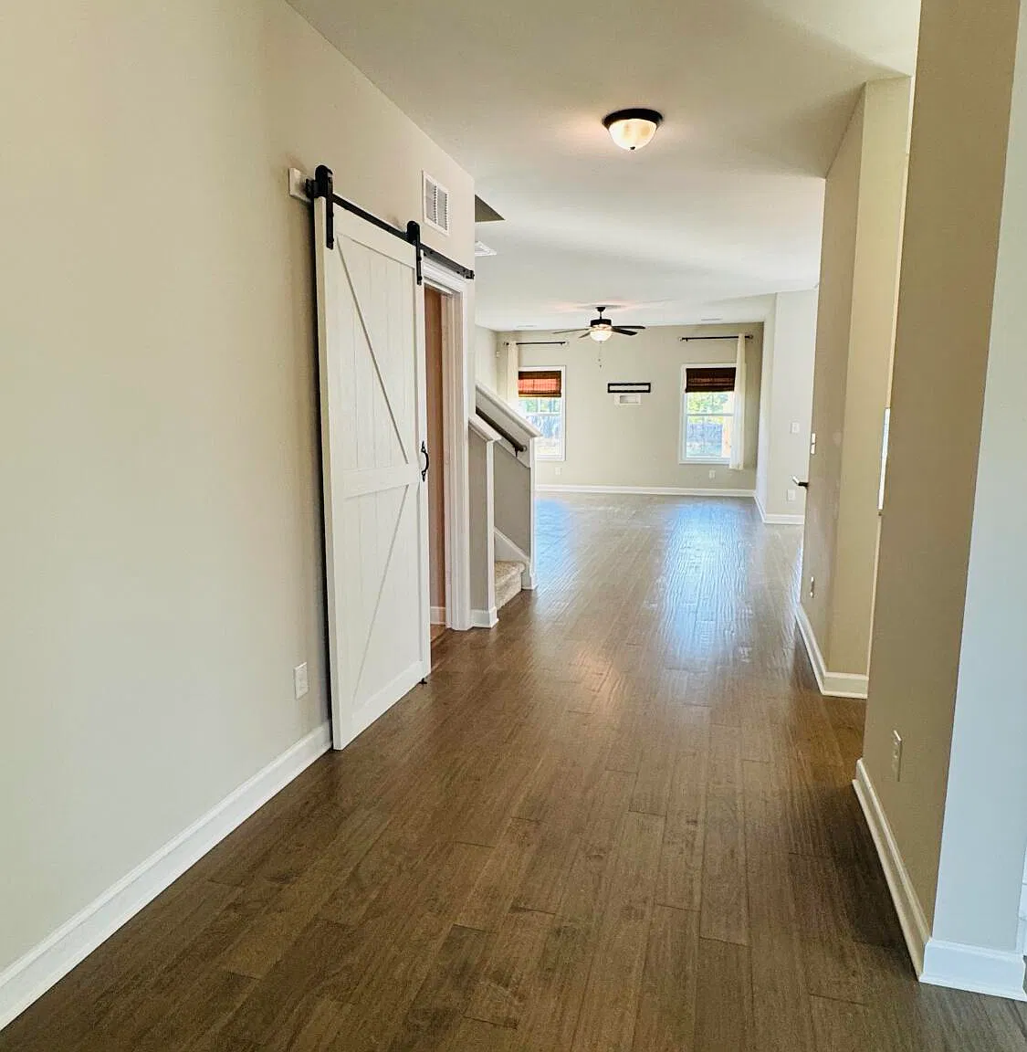 4 bed, 2.5 bath, 2911 sqft, $2,700 — Photo 2