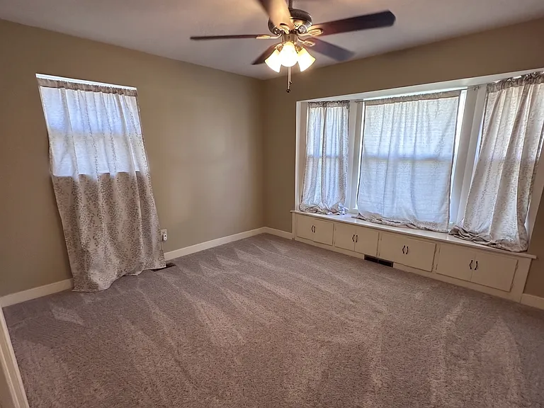 5912 N Sterling Dr — Photo 19