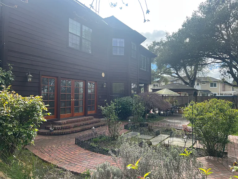 4300 Heritage Ln — Photo 36