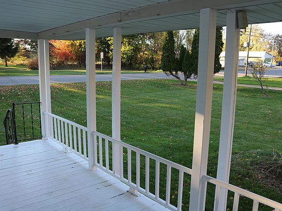 4th image of 613 S Main St