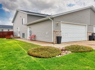 3432 16th St S, Moorhead, MN 56560