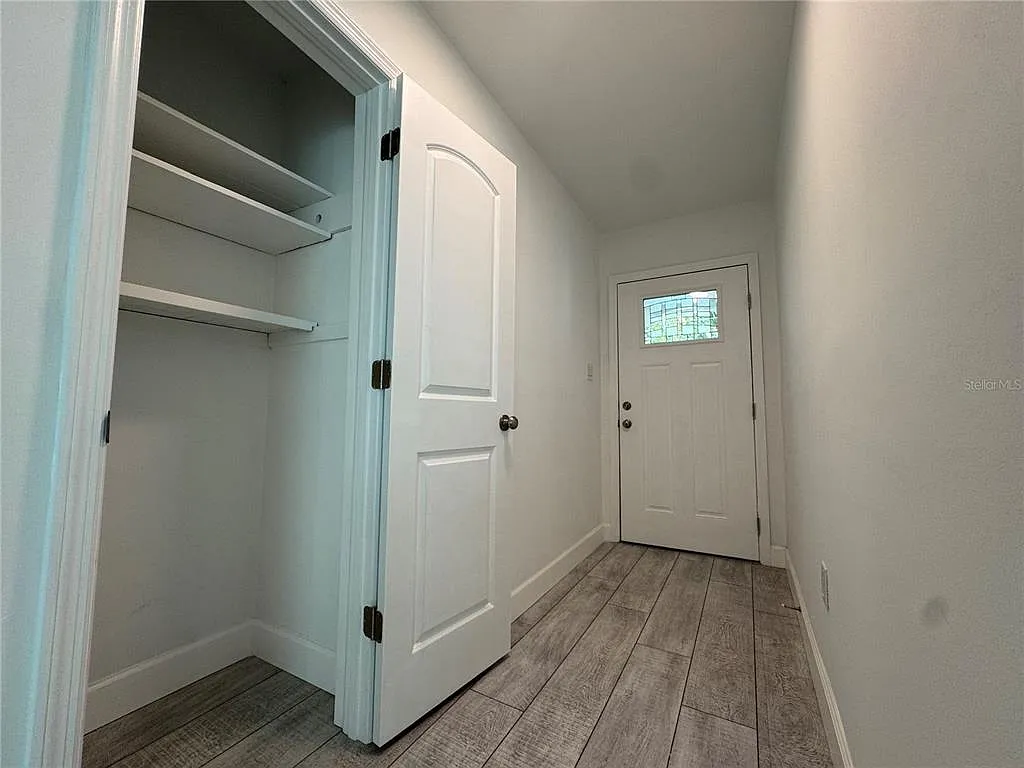 3 bed, 2.0 bath, 1444 sqft, $3,000 — Photo 3
