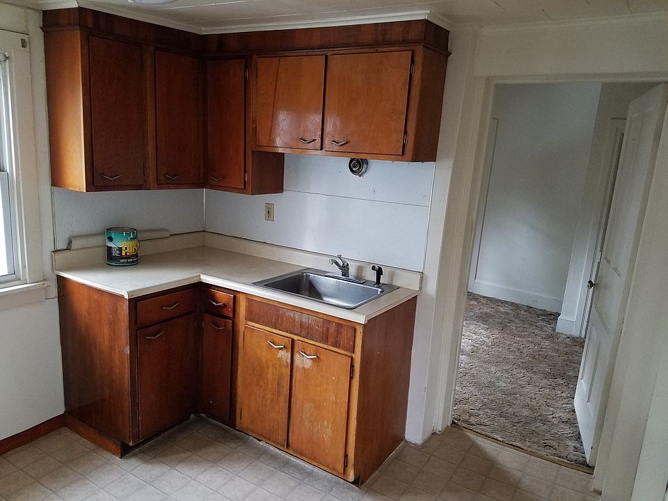 2nd image of 212 N Broad St