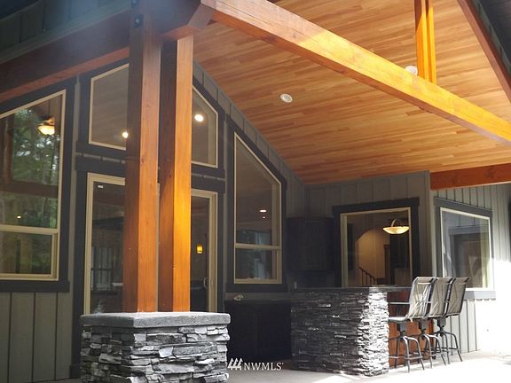 3rd image of 2855 Whitewood Drive