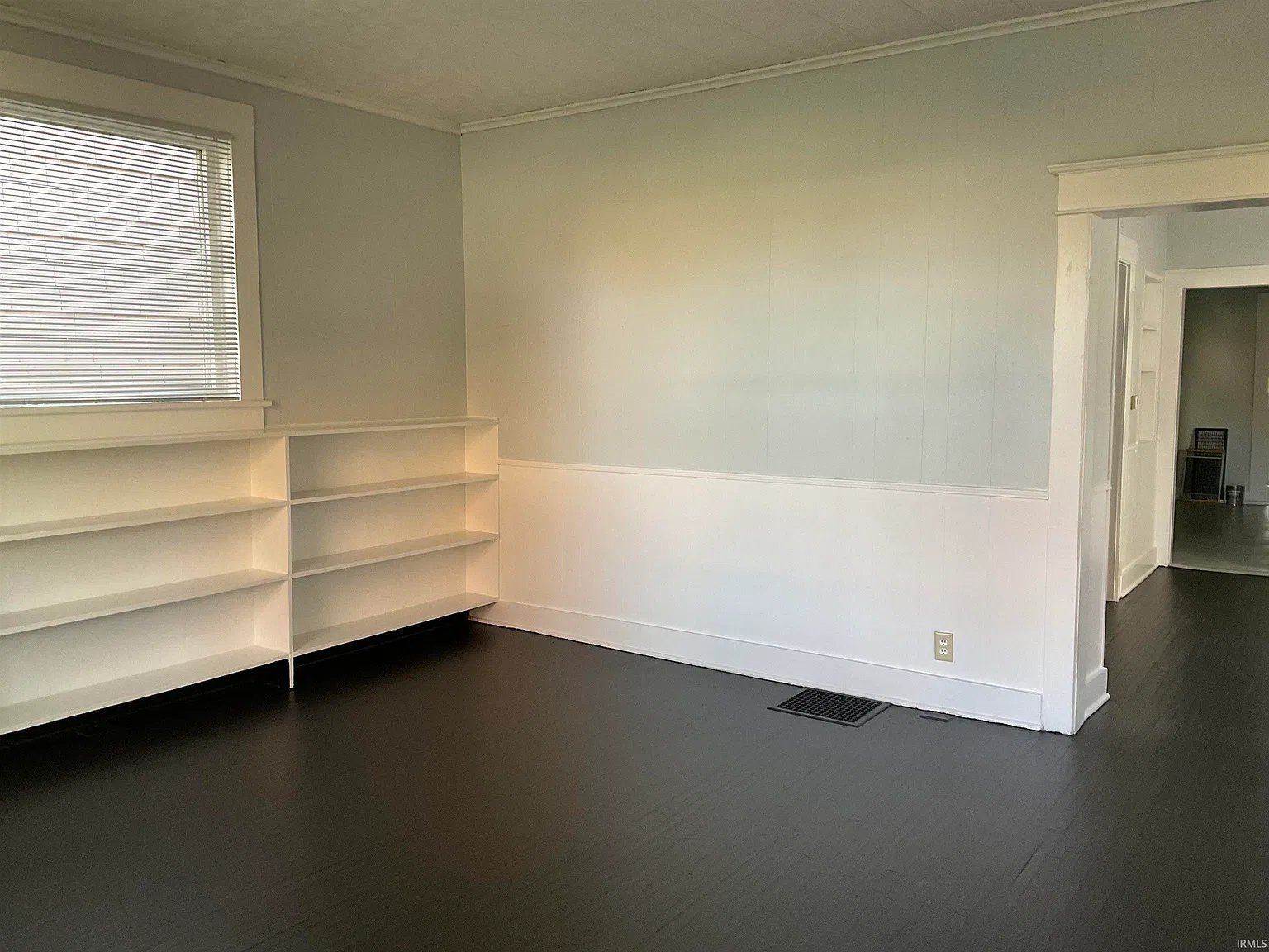2 bed, 1.0 bath, 1158 sqft, $825 — Photo 2