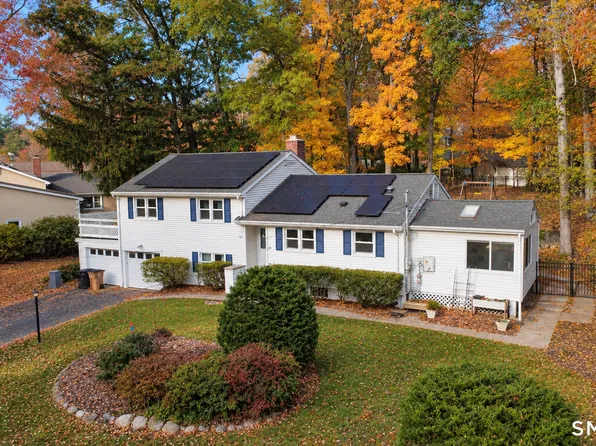 60 Robin Hood Road, Stamford, CT 06907