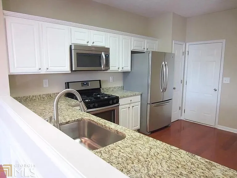 235 Regent Sq — Photo 12