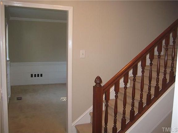 Foyer/stairs up