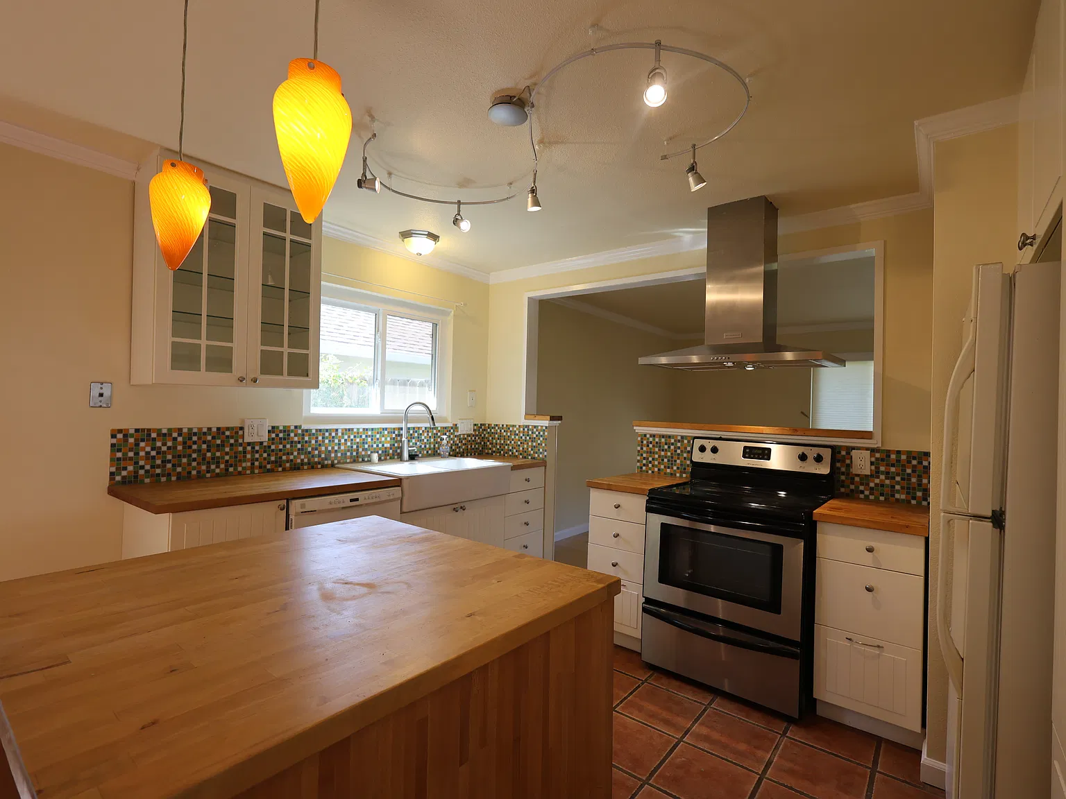 3 bed, 1426 sqft, $3,025 — Photo 4
