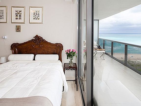 4th image of 5875 Collins Ave APT 1808