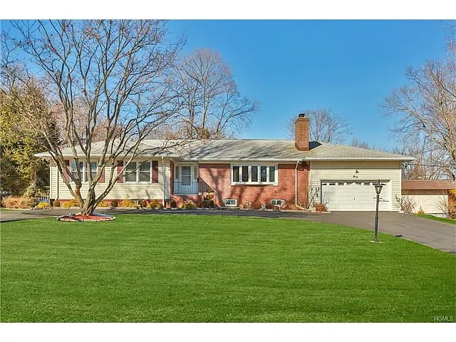 60 Greenwood Ln photo 1