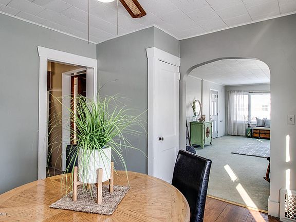 4th image of 407 Wentworth Ave