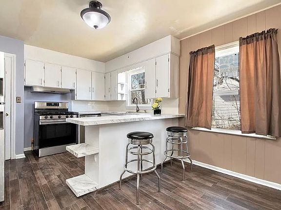4th image of 1139 Union Ave SE