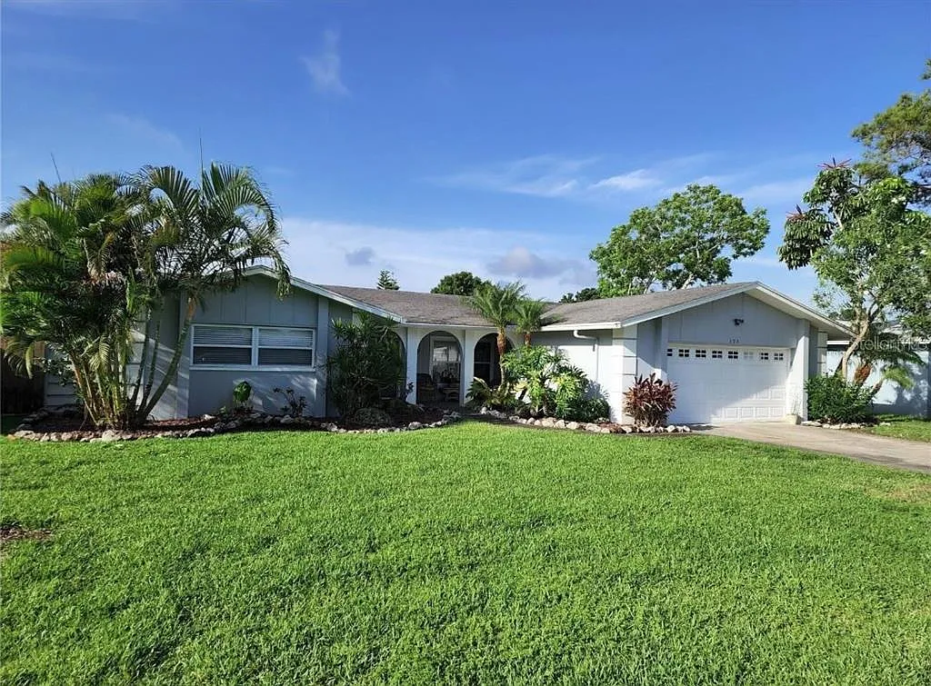3 bed, 2.0 bath, 1619 sqft, $5,500 — Photo 1