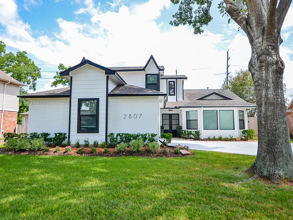 1st image of 2807 Arrowhead Dr