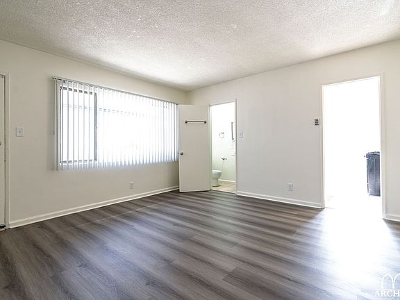 4th image of 1632-1640 Lake St #1640-F