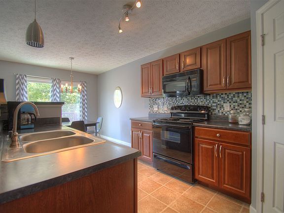 5th image of 6498 Elsinor Ct