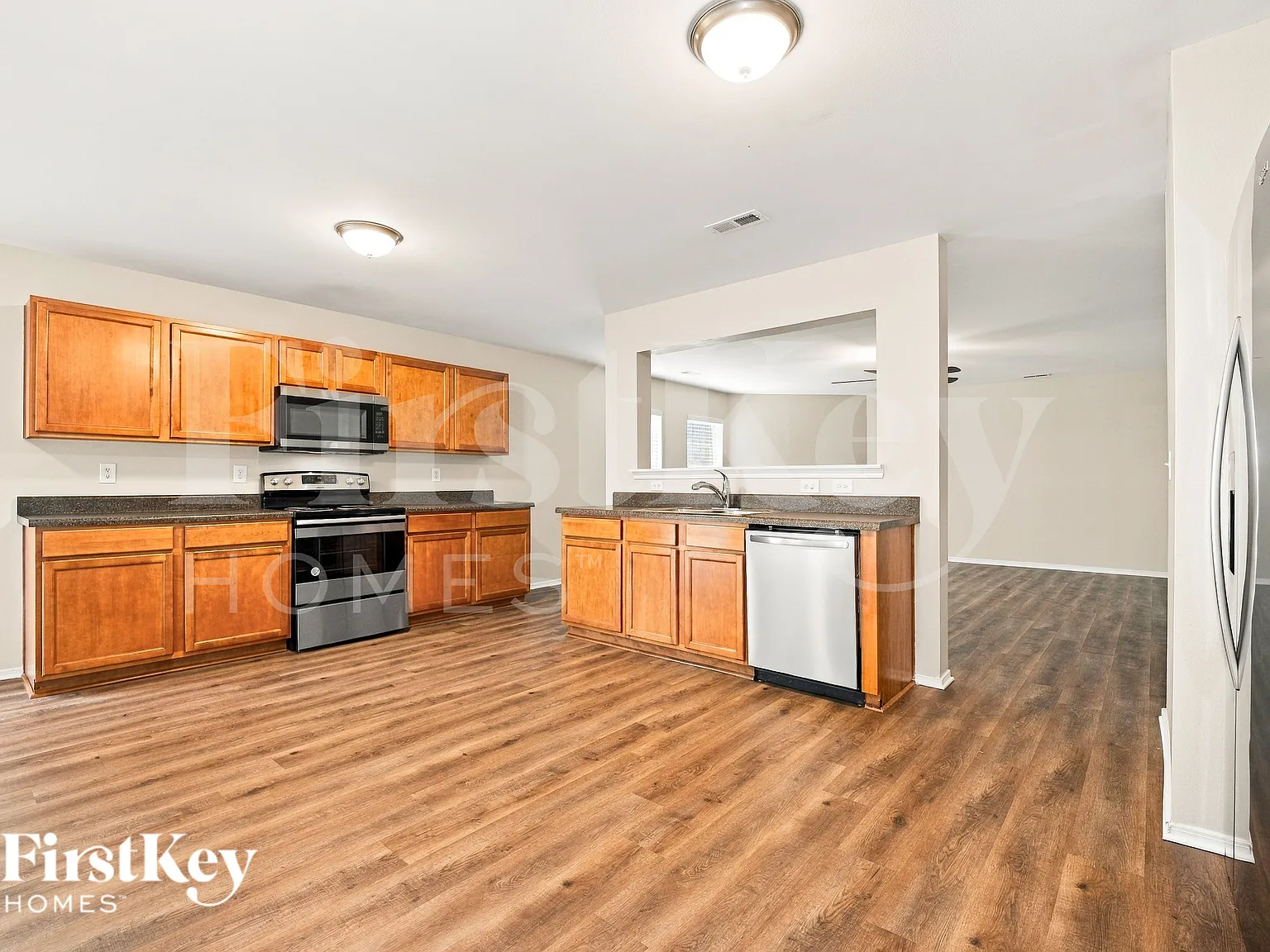 3 bed, 2.5 bath, 3268 sqft, $2,275 — Photo 4