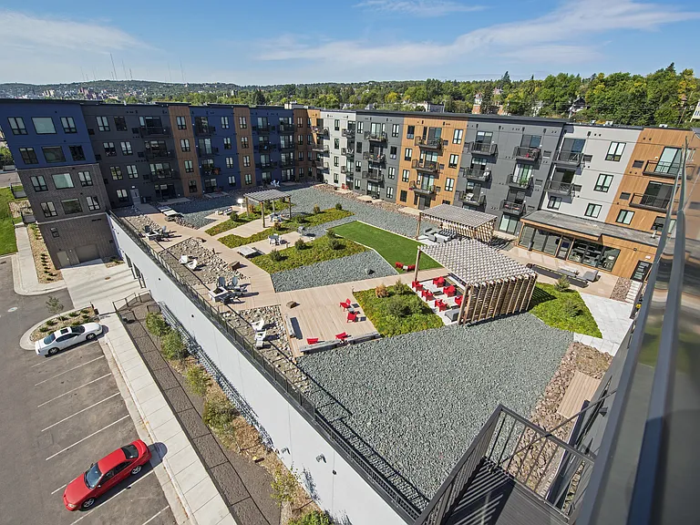ENDI Plaza — Photo 23