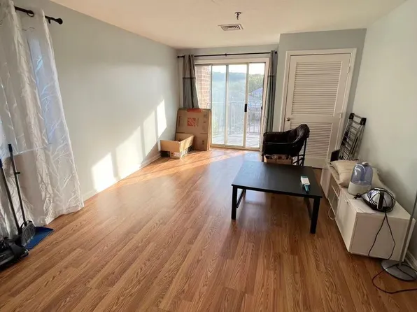 230 Willard St Unit 303, Quincy, MA 02169