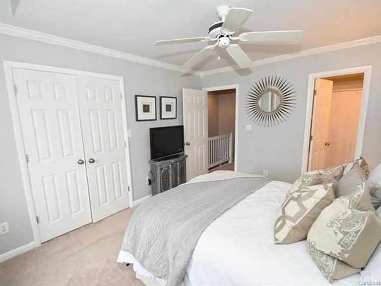 2707 Dilworth Heights Ln — Photo 8