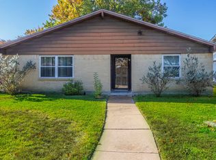 3125 Rainbow Dr, Grand Prairie, TX 75052