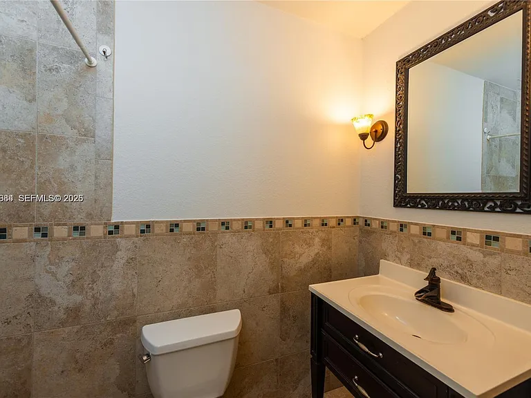 5490 SW 57th Ave — Photo 6