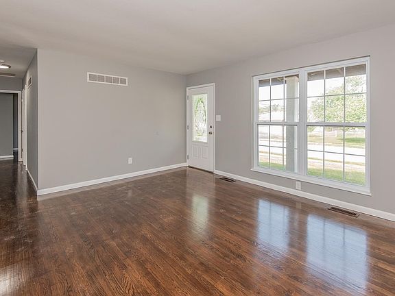 2nd image of 3218 Greenbridge Dr