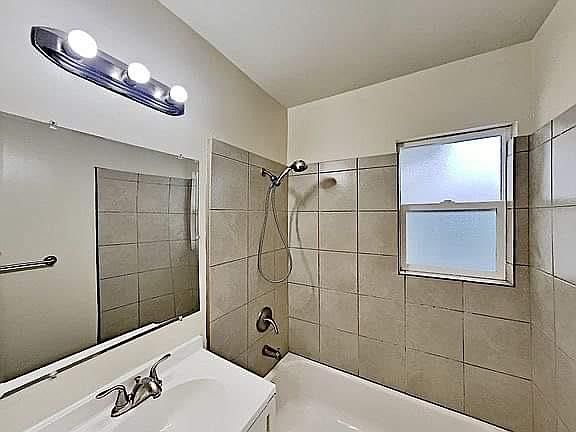 3rd image of 345 E Hyde Park Blvd