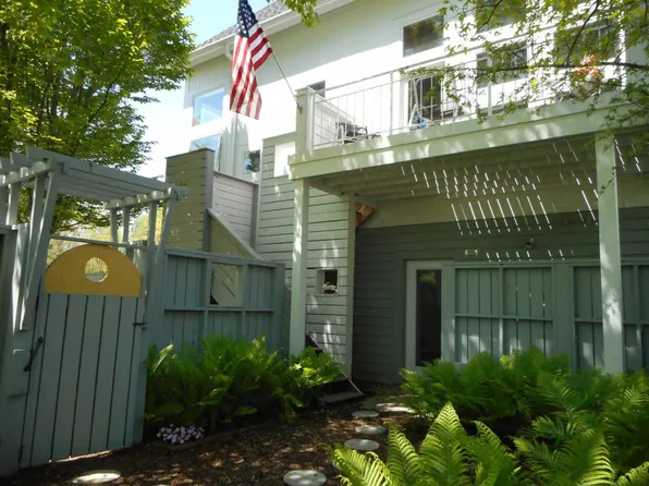 9 Tryon Farm Ln, Michigan City, IN 46360