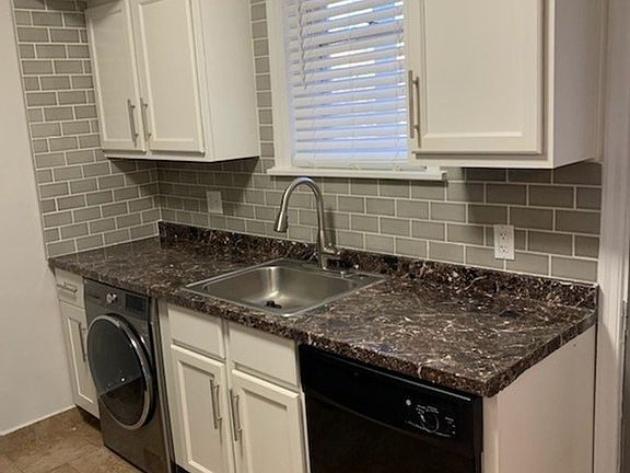 3rd image of 1019 Sanford Ave #2NE