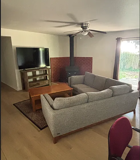 3 bed, 1008 sqft, $650 — Photo 2