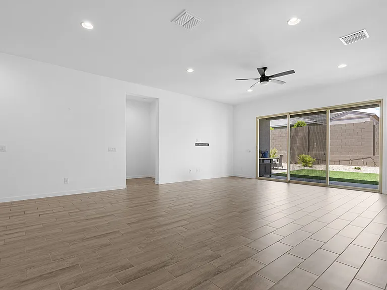 20132 W Catalina Dr — Photo 13