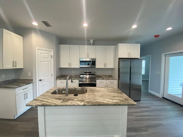 2936 Hall Ave — Photo 5