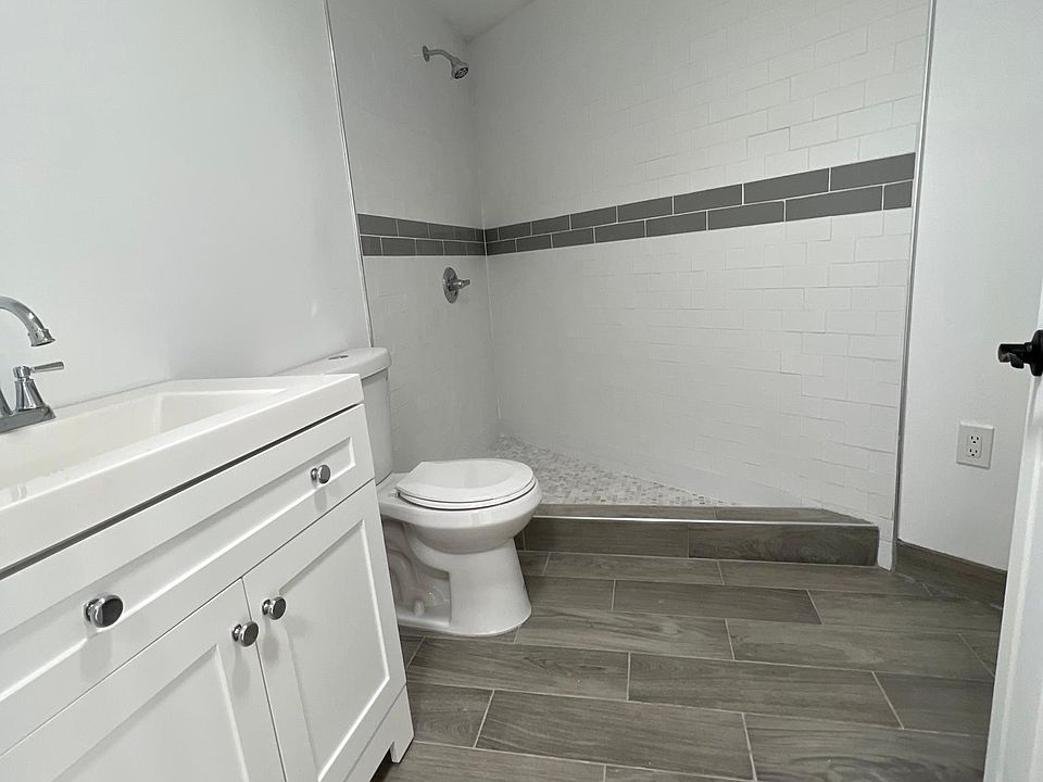 2nd image of 3816 Florence Ave #D