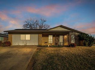 3800 Redstone Rd, Denton, TX 76209