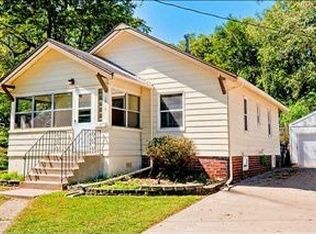 1918 E 33rd St, Des Moines, IA 50317