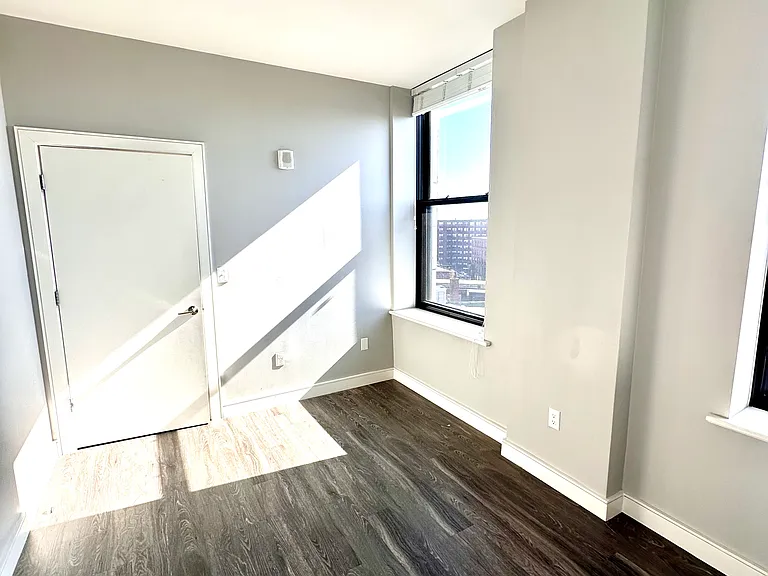 23 Central Ave — Photo 4