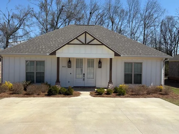 1023 Ida Grace Trl, New Albany, MS 38652