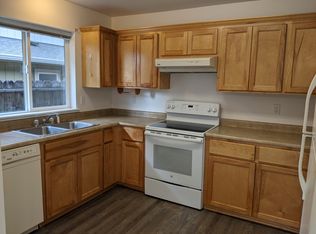 325 NE Cooper Dr, Grants Pass, OR 97526