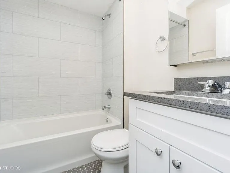 5637 W Lawrence Ave #2F — Photo 12