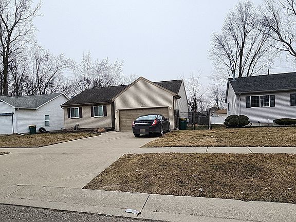 2nd image of 6161 Loraine St