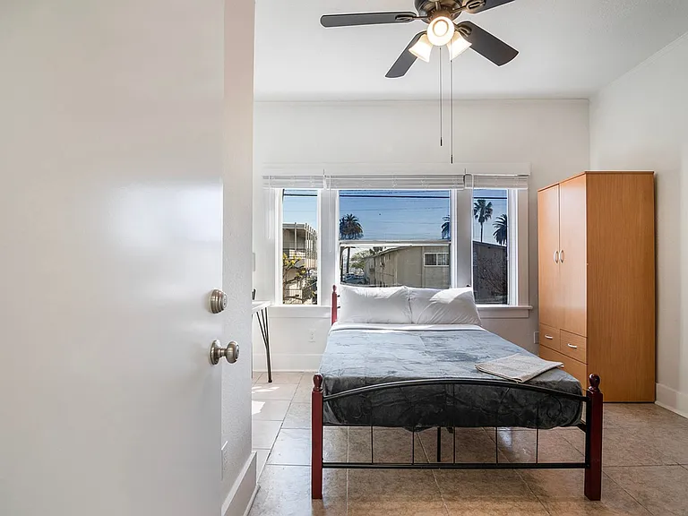 Portside Studio Apartments — Photo 10