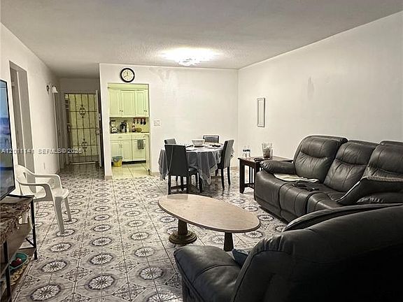 4th image of 16790 NE 14th Ave APT 112